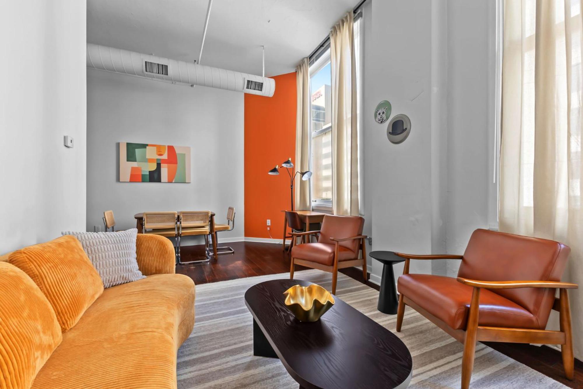 Апартаменты Indy Loft - Monument Circle - Sleeps 7 - Convention Walkable Индианаполис Экстерьер фото