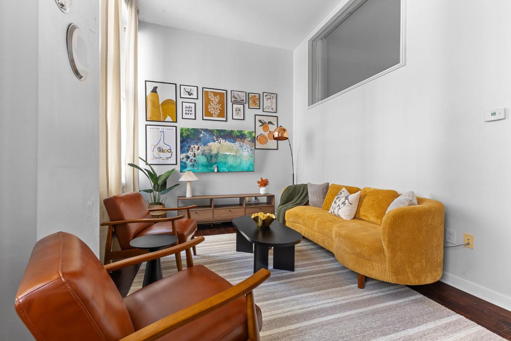 Апартаменты Indy Loft - Monument Circle - Sleeps 7 - Convention Walkable Индианаполис Экстерьер фото