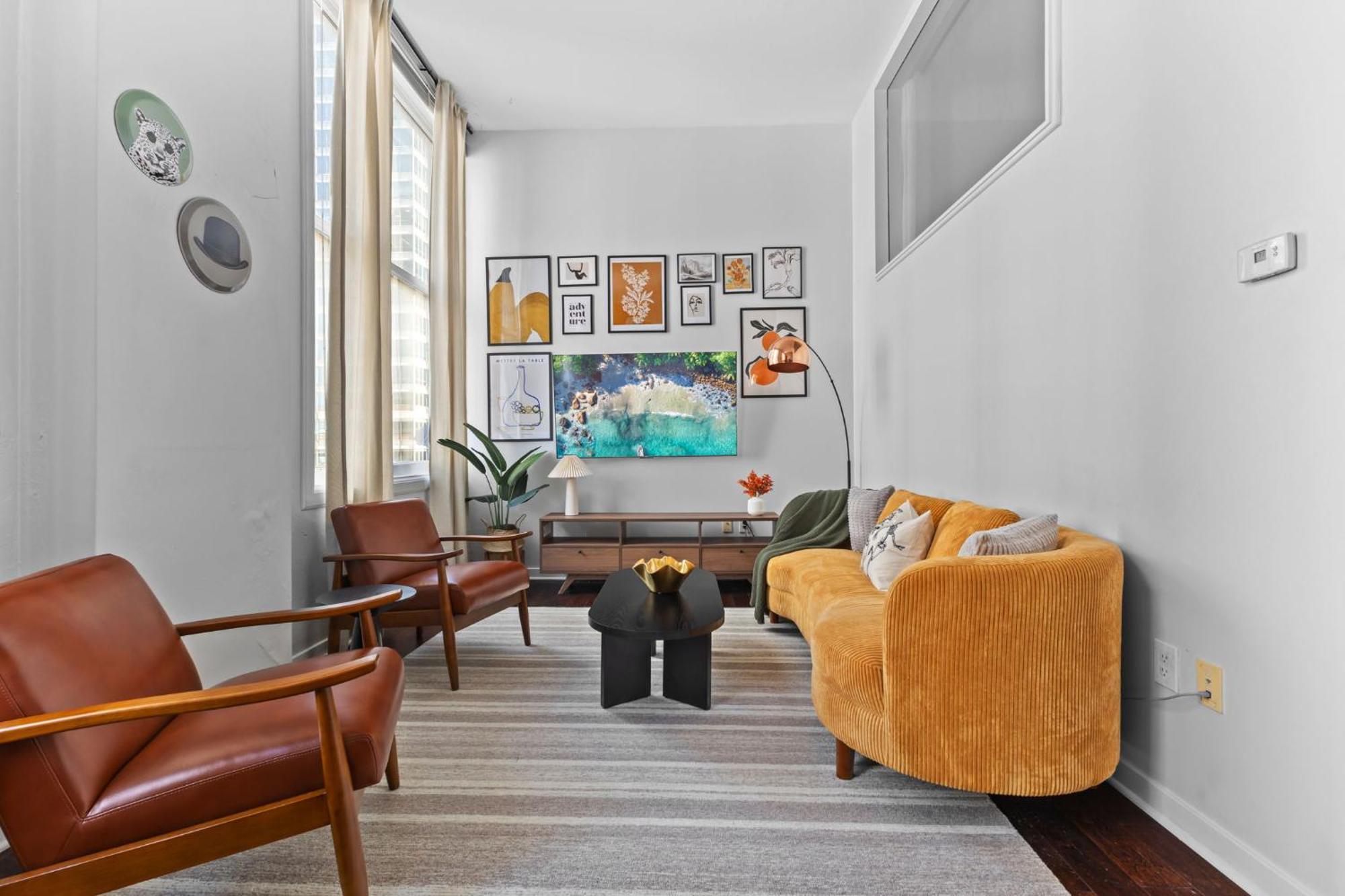 Апартаменты Indy Loft - Monument Circle - Sleeps 7 - Convention Walkable Индианаполис Экстерьер фото
